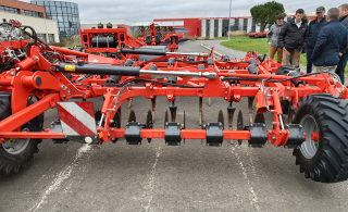 KUHN Highlander - Front åbnerdisk fås som ekstraudstyr