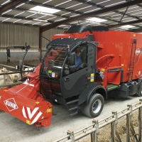 KUHN SPW + SPW Comfort selvkørende mixervogn