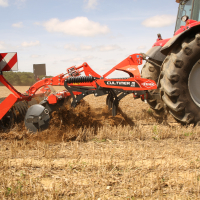 KUHN Cultimer M 300  liftophængt dybdeharve