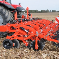KUHN Striger 100 strip till jordbearbejdning