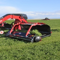 KUHN Merge Maxx 950 bugseret pickup rive