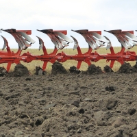 KUHN plov