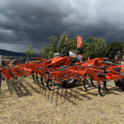 KUHN Highlander - med 3-rækket efterharve